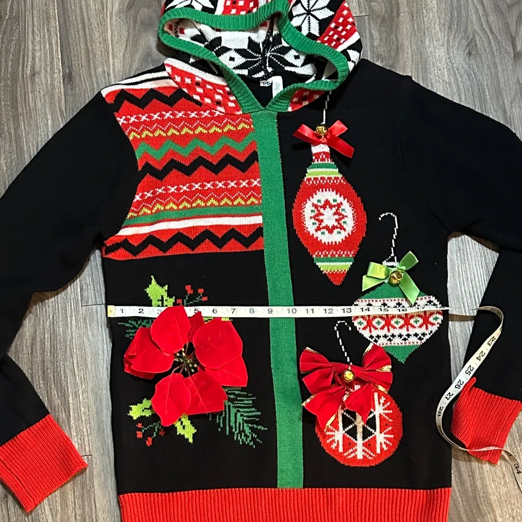 Holiday Black and Red Women's Sweater Size undefined - Image 11