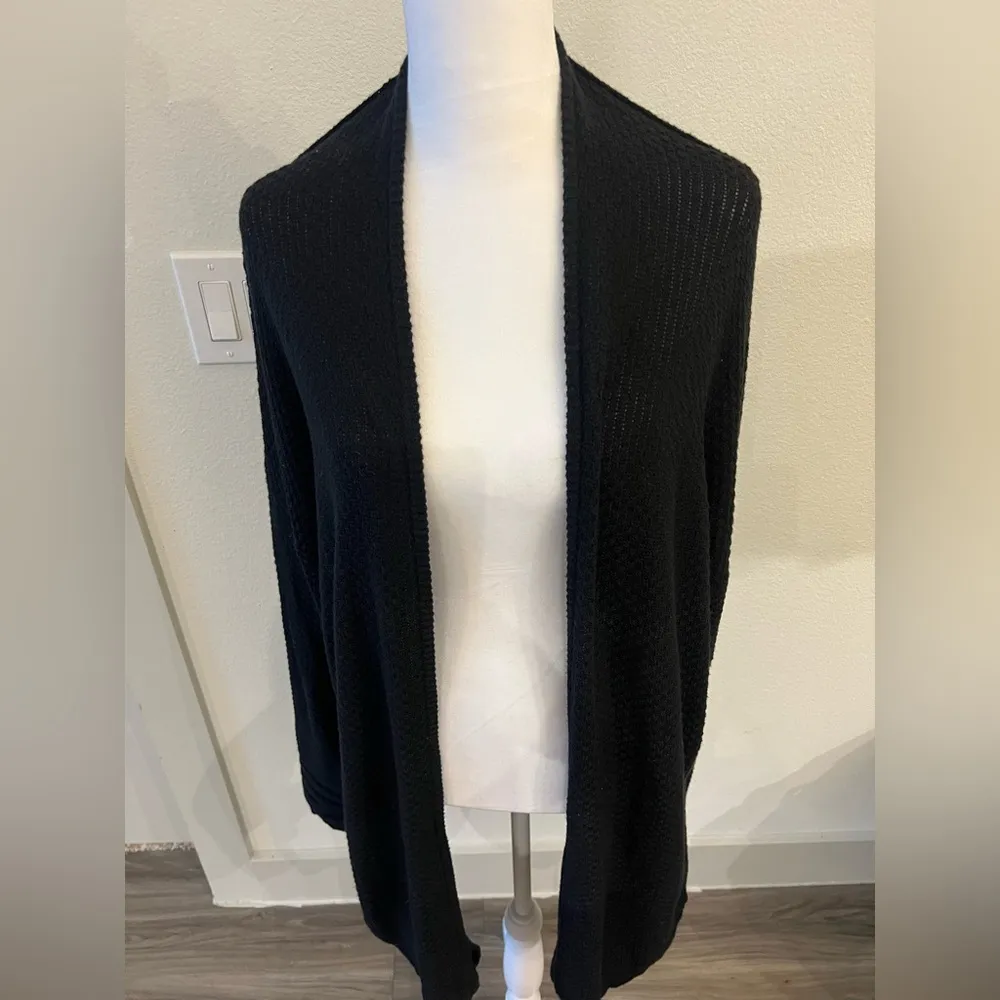 Elegant Black Women's Sweater - Image 2