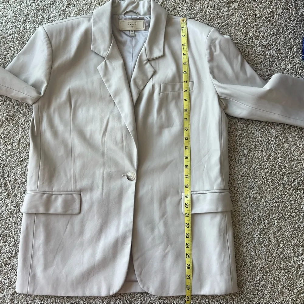 BlankNYC Faux Leather Blazer Jacket Size Medium Taupe Trendy Neutral Soft - Image 11