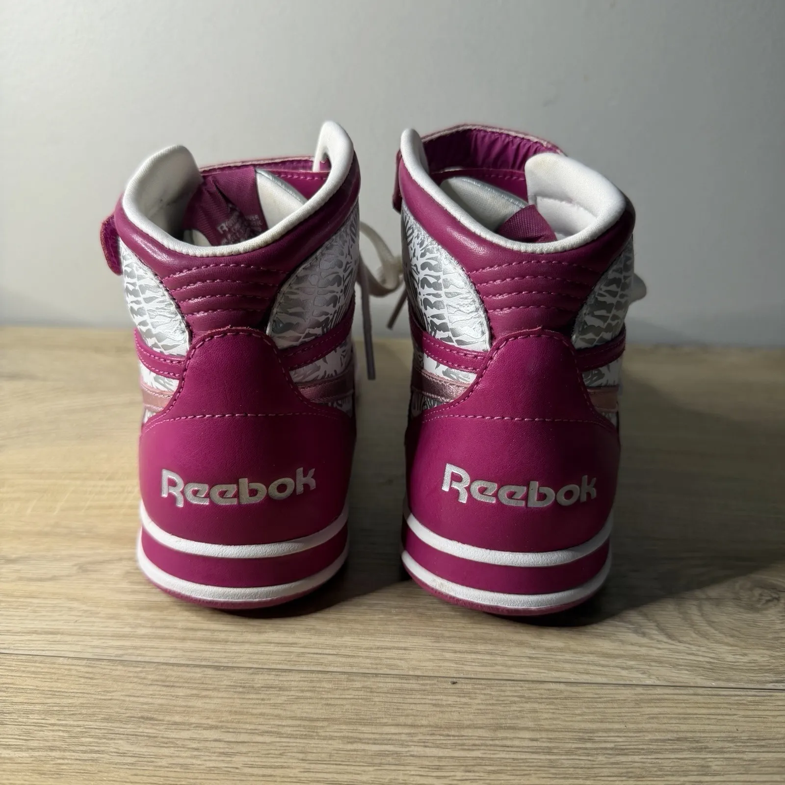 Reebok Freestyle Hi High Top Sneakers Pink White Pattern Womens Size 7 Aerobic - Image 6