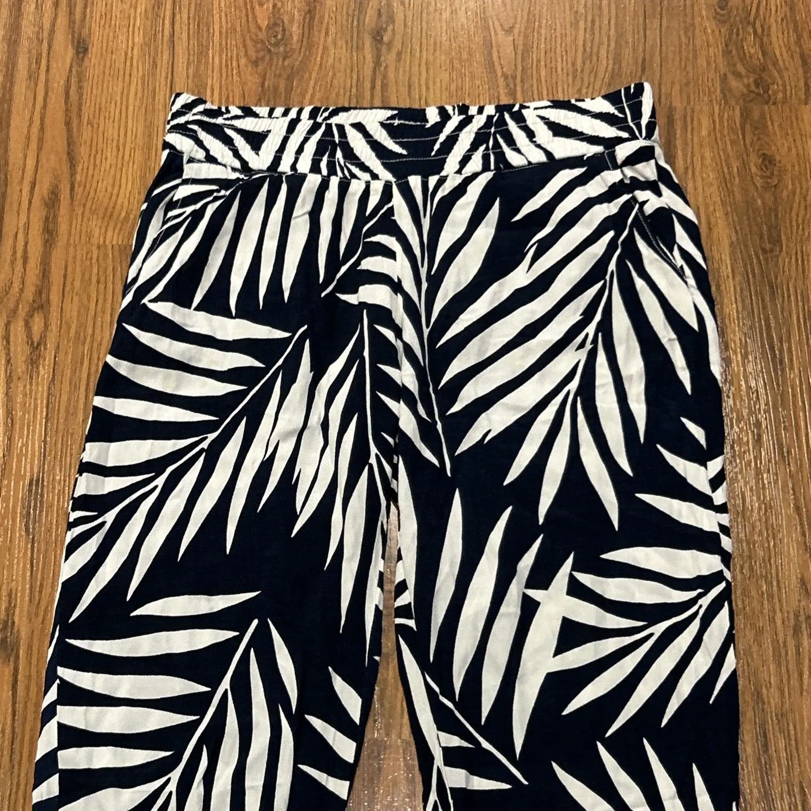 Monrow Pants Womens Medium Jogger USA Stretch Rayon Pull on Pockets Leaf Print Blue - Image 5