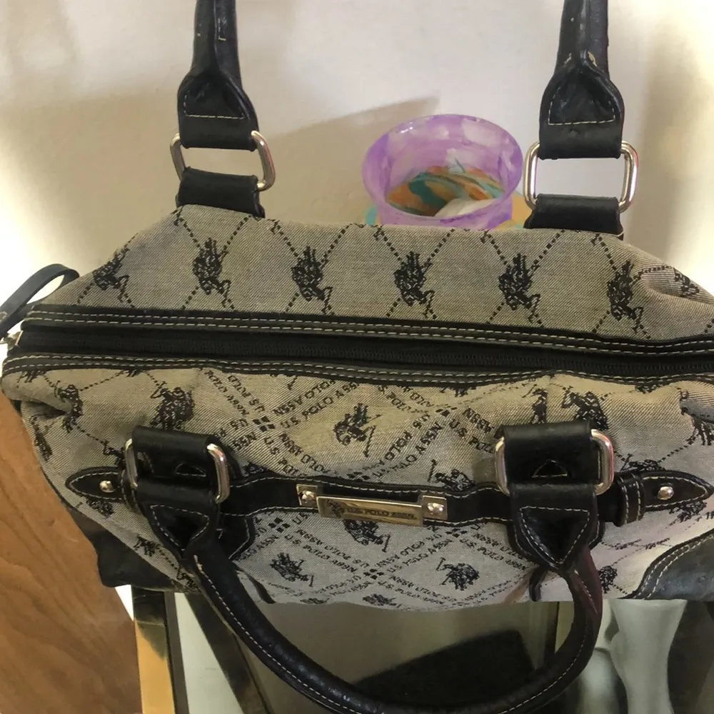 grey and black leather hand bag - Image 5