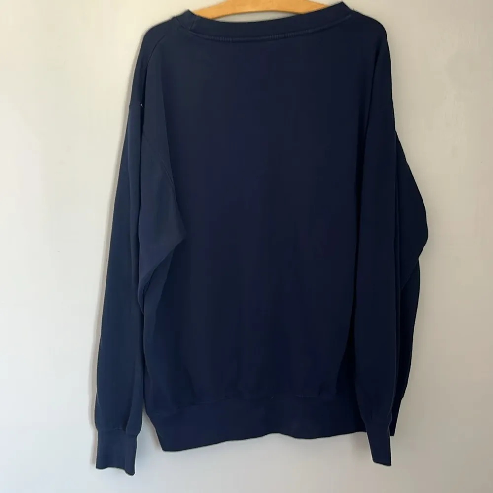 UC Davis crewneck sweatshirt. Size L - Image 2