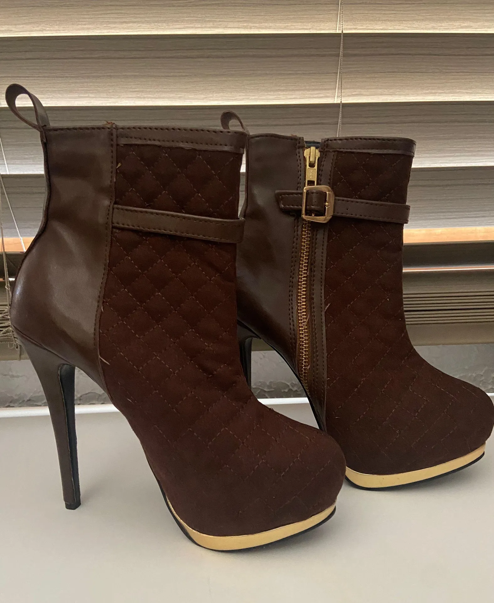 Brown Heel Boots Size 6 - Image 2