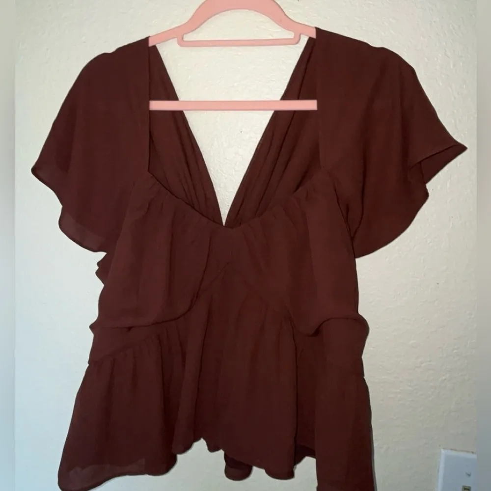 NWOT Express Flowy Sweetheart Neckline Peplum Blouse “Rich Mocha” Color SIZE L - Image 6