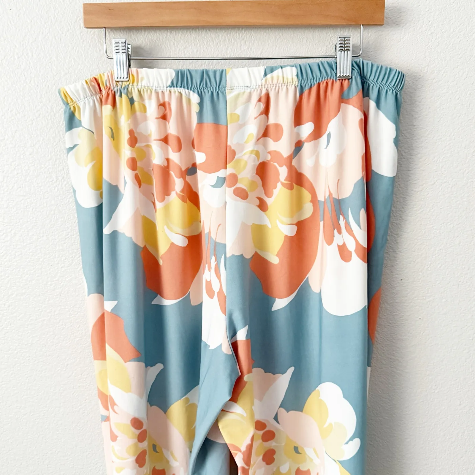 MELISSA PAIGE | Wide Leg Flowy Pants Floral Pastel Pull-on Style | Size 1X - Image 4