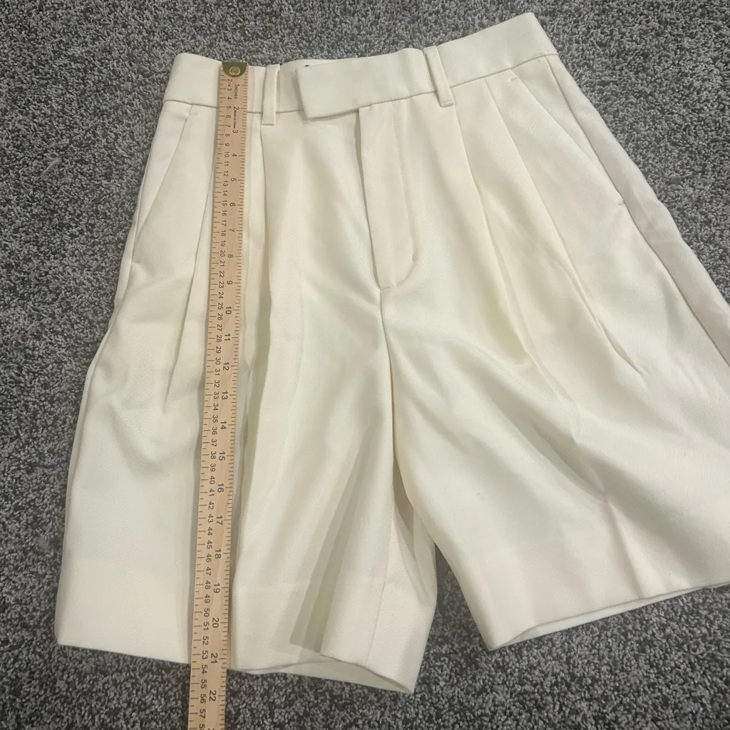 Banana Republic Women’s Pleated Dress Shorts Cream Size 4 NWT - Image 3