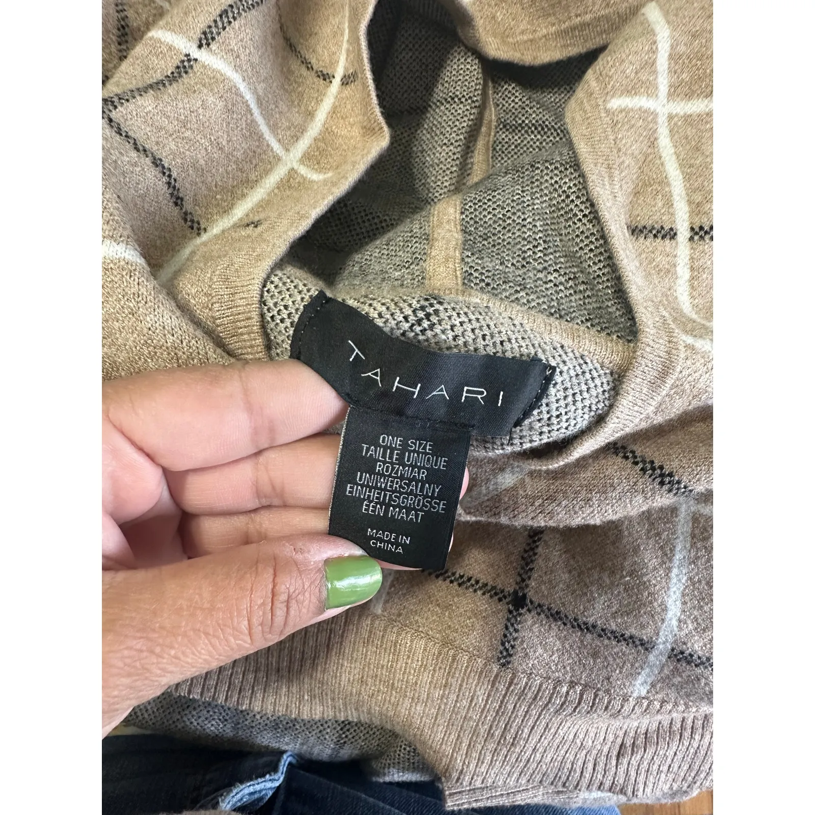 Tahari Tan Hooded Poncho – Black & White Plaid, Front Pockets – One Size - Image 5