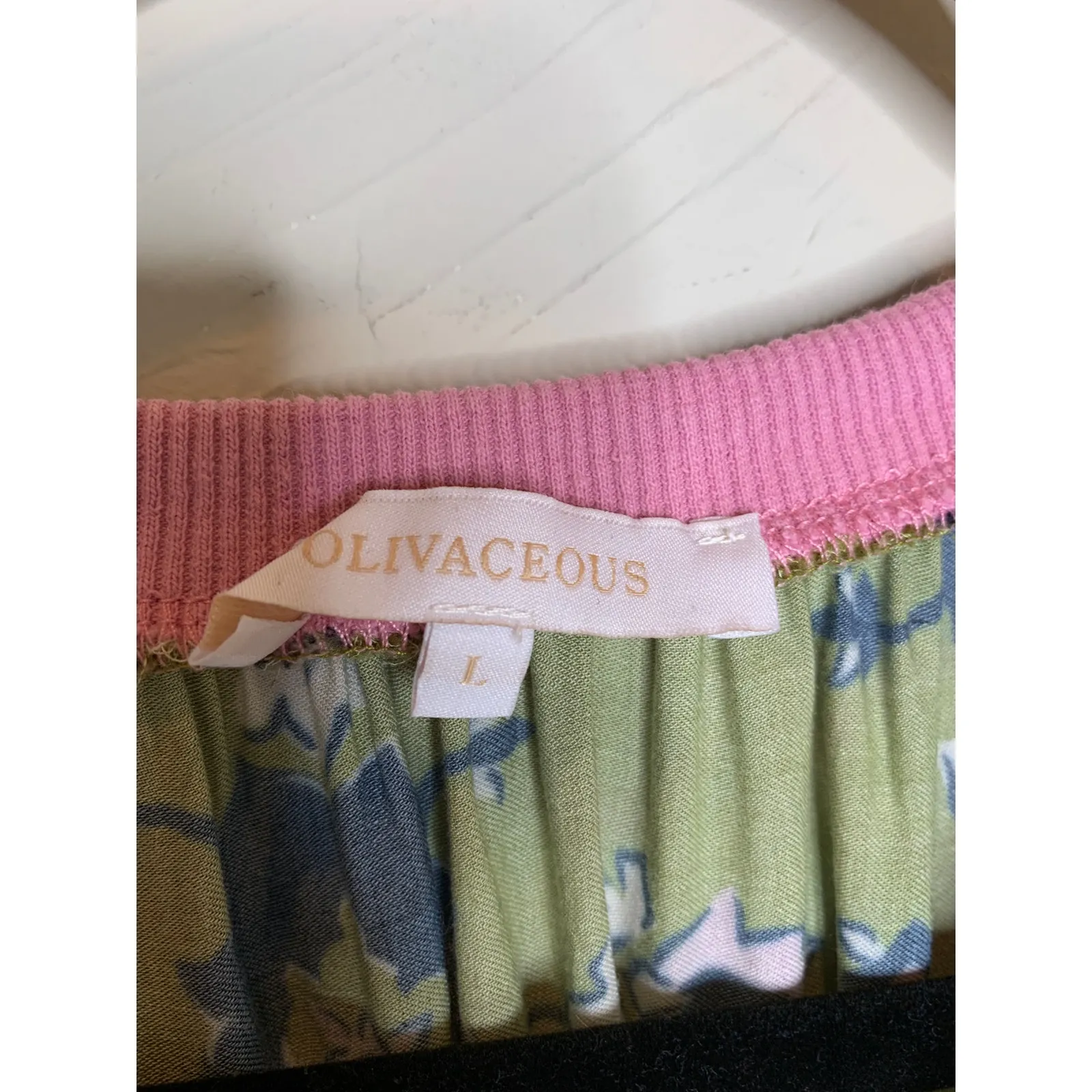 Olivaceous Soft Rayon FLoral Green Pink Top Sz Small - Image 7