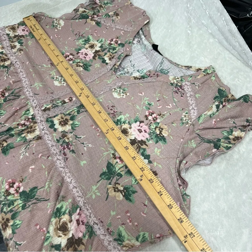 Torrid babydoll knit notch neck lace trim floral size 4 dusty rose - Image 8
