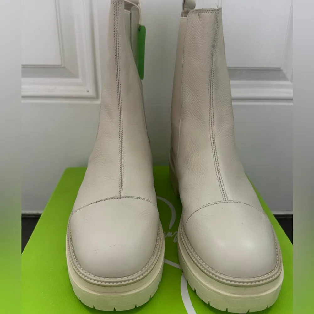 NEW Sam Edelman Wellington Lug Sole Chelsea Boots Size 10 Ivory Leather shoes - Image 3