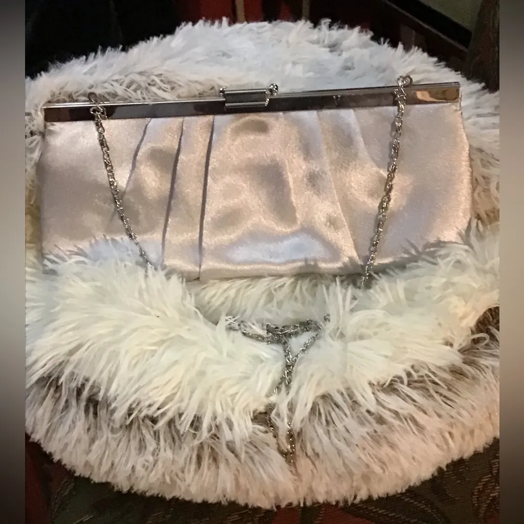 RARE JACQUELINE FERRAR VINTAGE PLEATED SATIN CLUTCH IN SILVER EVENING FORMAL BAG - Image 10