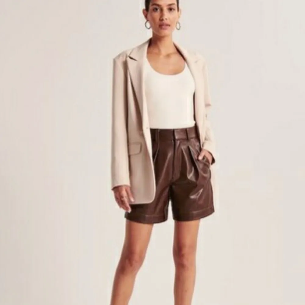 Abercrombie & Fitch 90's Tailored Vegan Leather 6" Shorts - Caramel- Size XS - Image 9