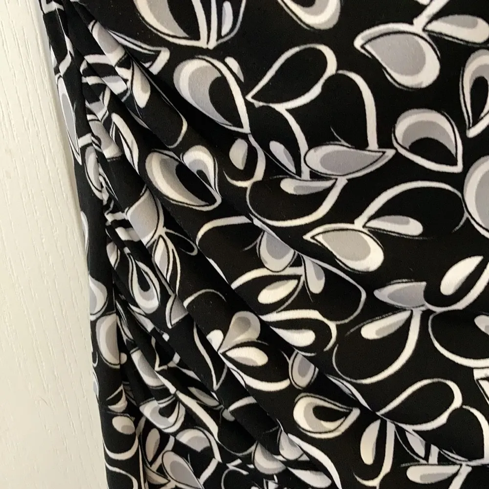 FINAL MARKDOWN Ladies’ En Focus Studio Dress (14) - Image 4