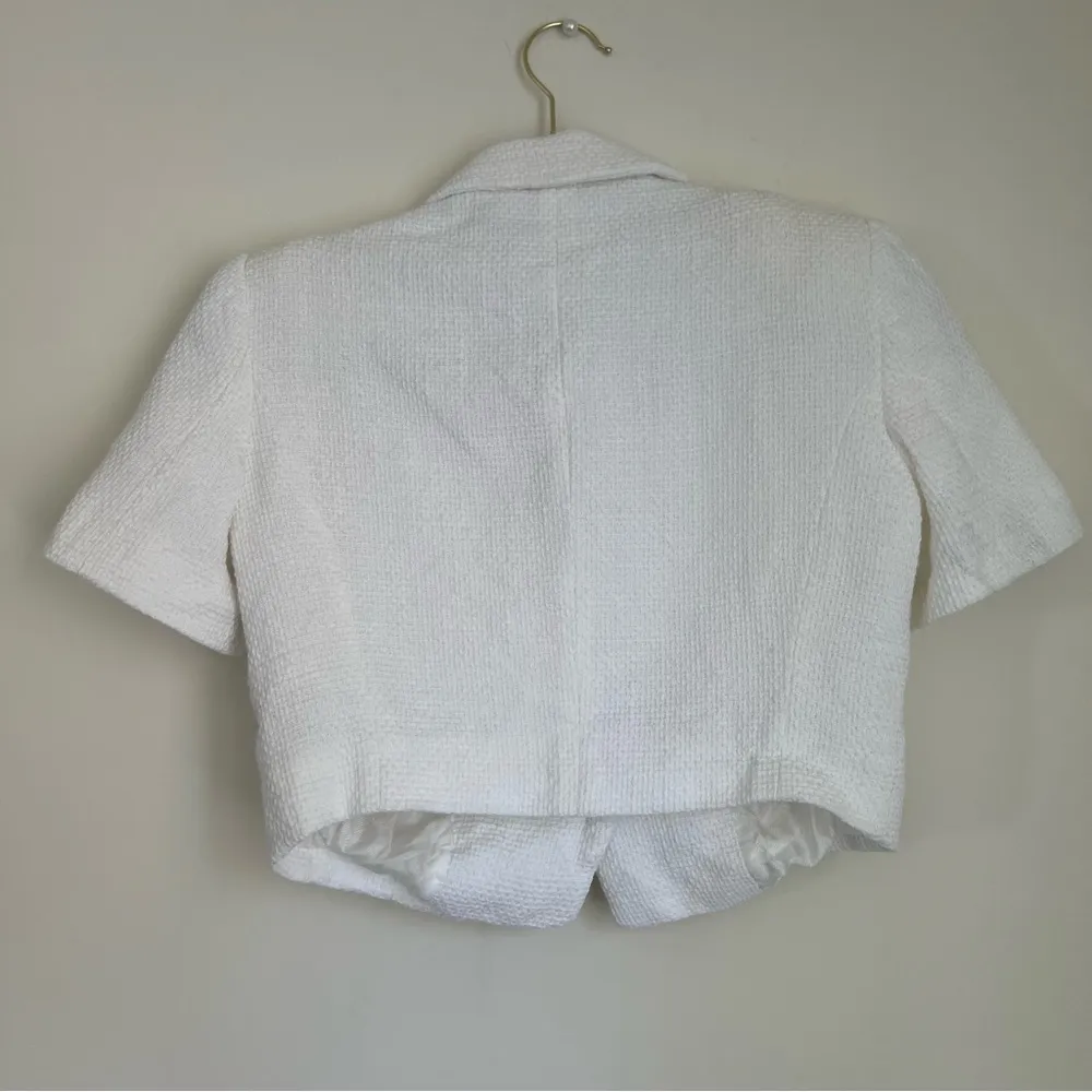 Zara cropped white textured blazer gold button S - Image 2