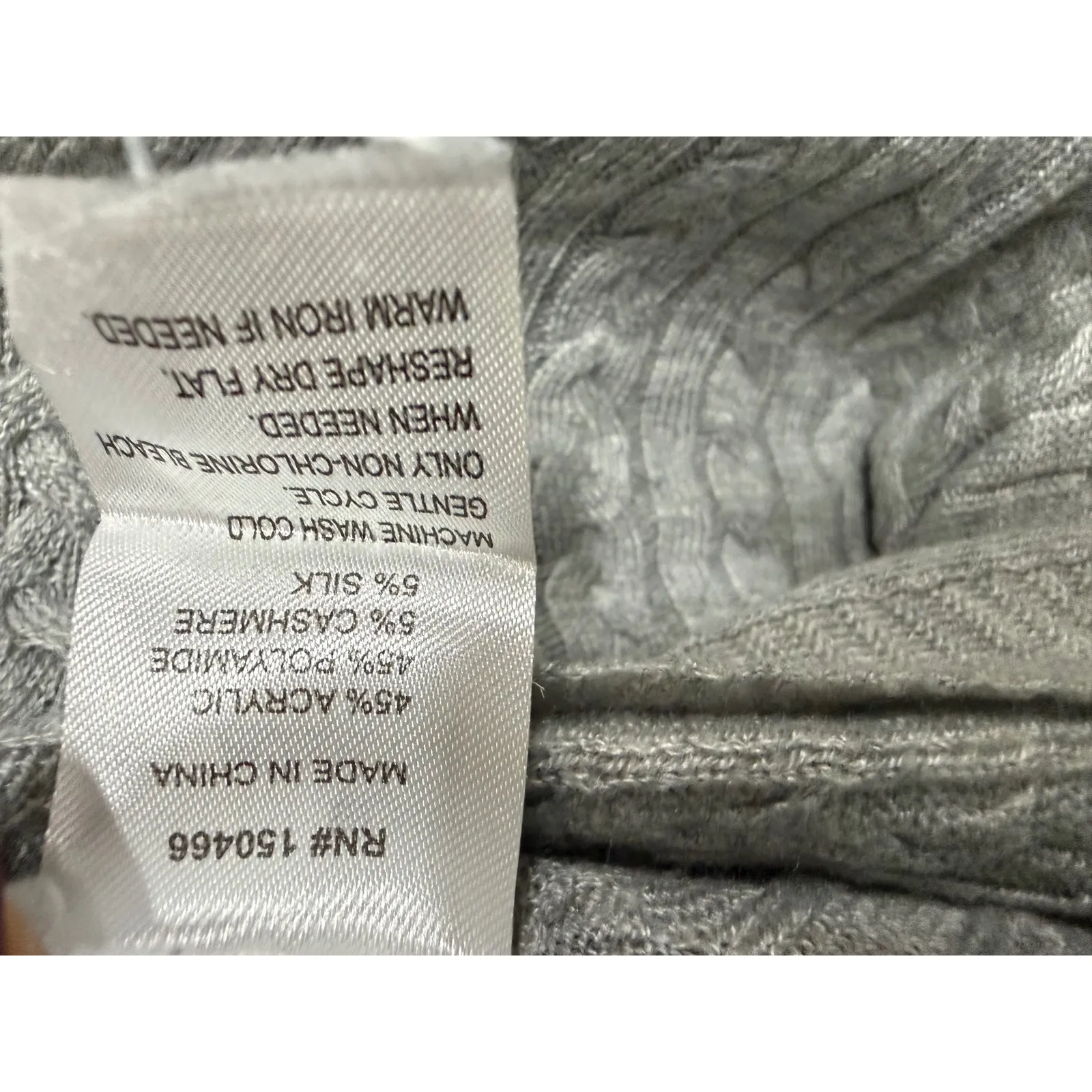 Market & Spruce Gray Knit Light Weight Sweater Size Medium Cashmere Silk Blend - Image 6