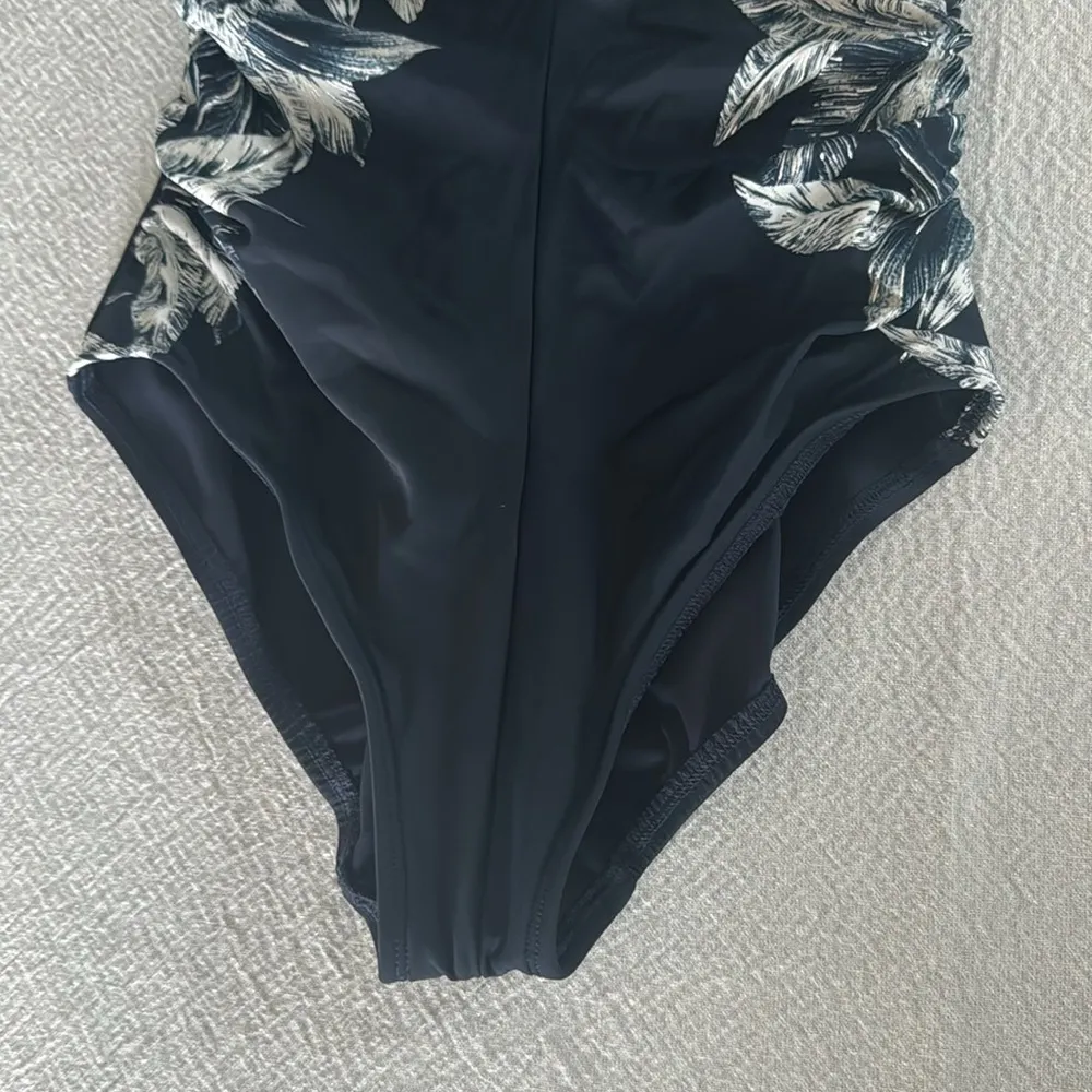 Miraclesuit Tropica Toile Temptress One Piece Swimsuit, Size 10, $190 - Image 7