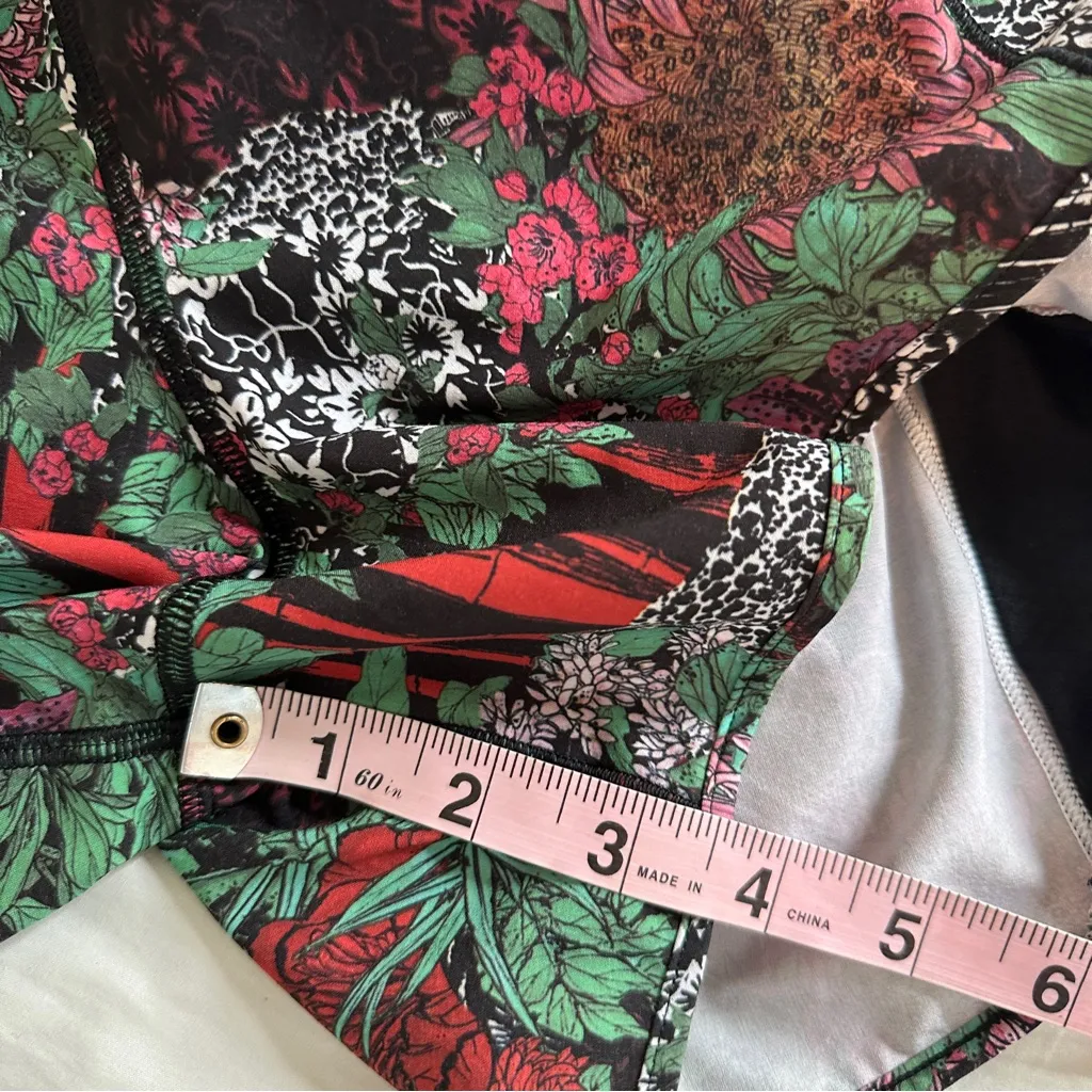 Lululemon Hotty Hot Short II Long 4" Zen Garden Multi Floral 2 - Image 3