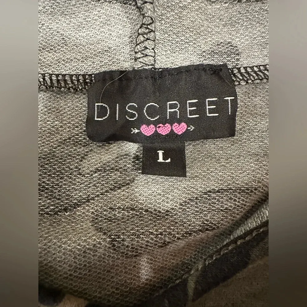 Discreet Camouflage Hoodie long sleeve T-shirt - Image 4