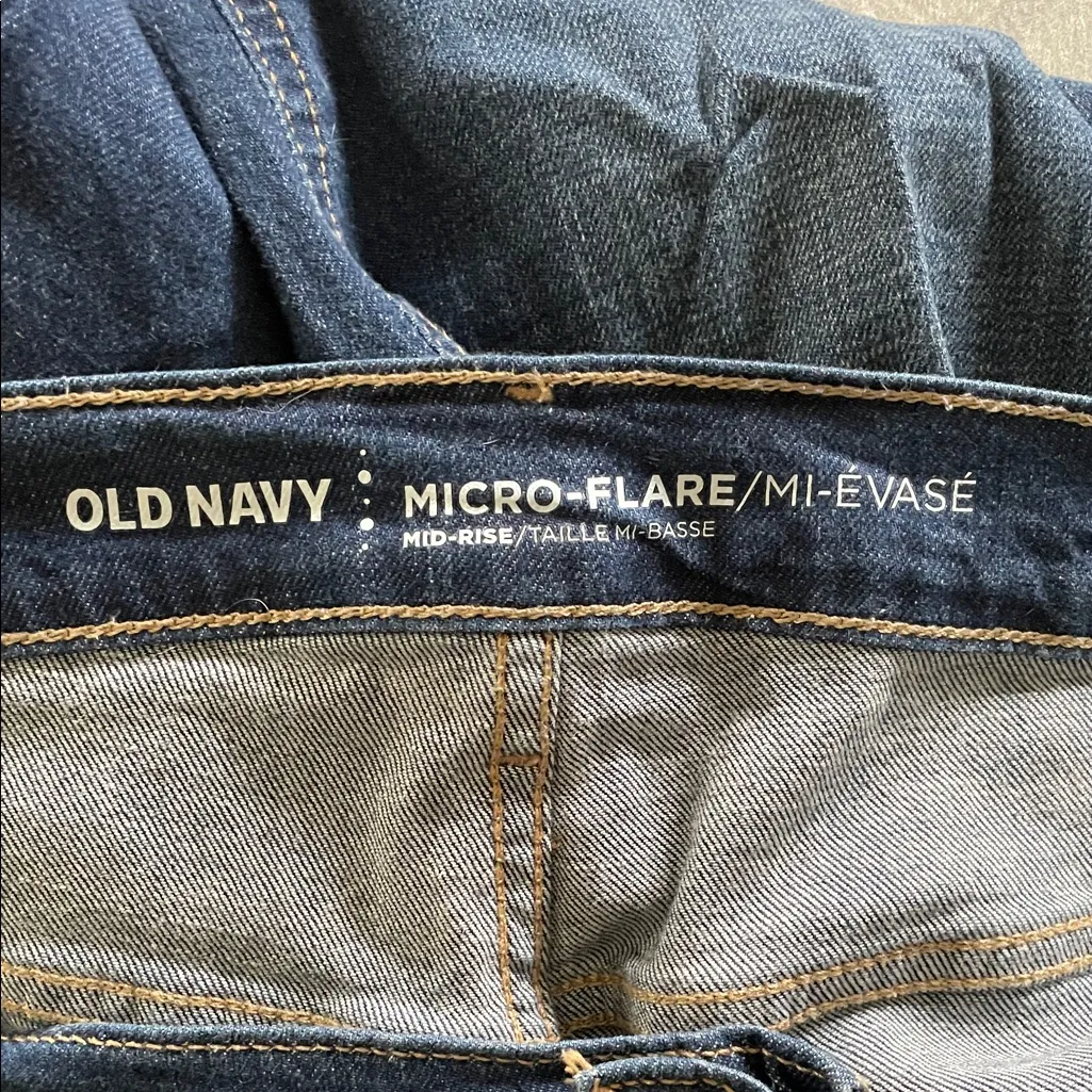 Old Navy Women's Micro Flare Jeans - Dark Blue - Image 3