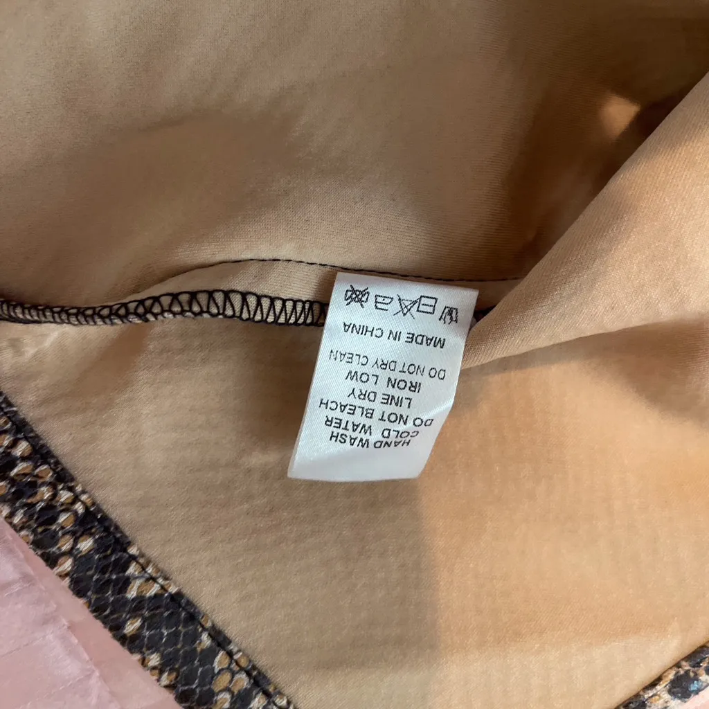 Promesa NWT zip closure faux snake skin brown tan mini skirt w/pockets. Size M. - Image 8