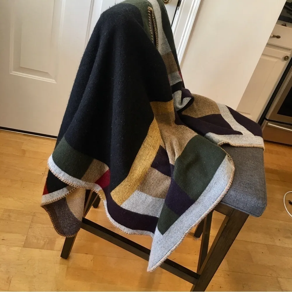 Abstract Art Deco Wrap, Shawl from Forever 21, Size S/M - Image 5