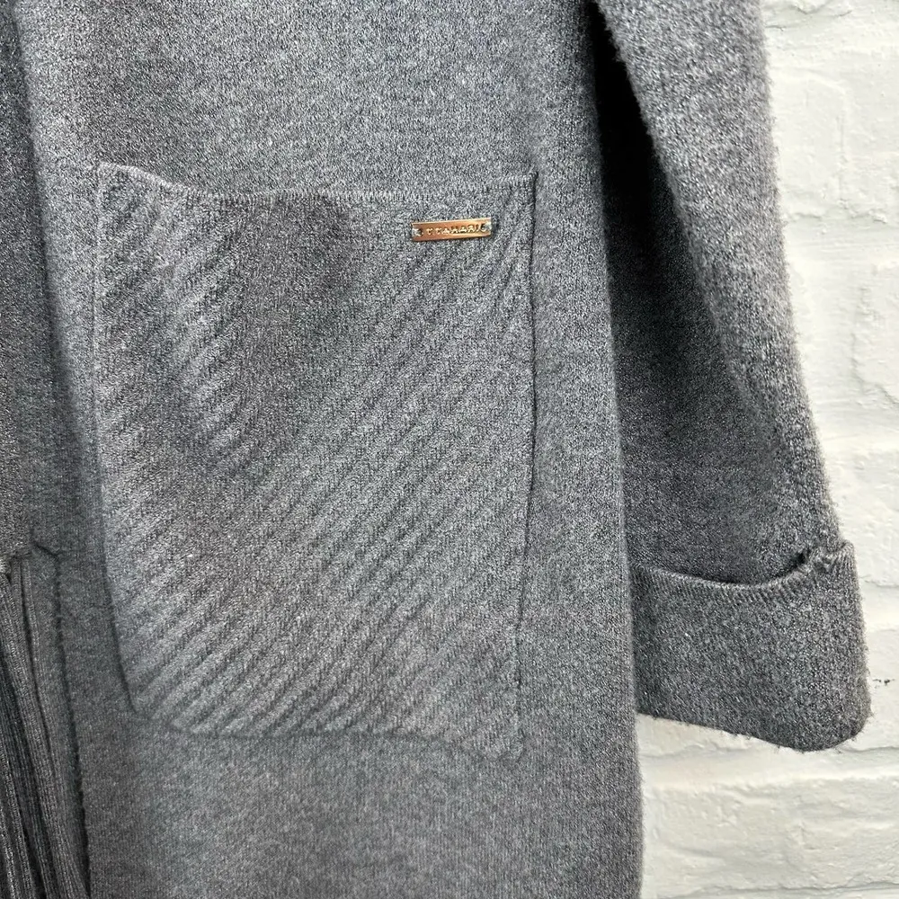 Tahari Gray Open Front Sweater Fringe Detail Pockets Cardigan Size Medium - Image 6