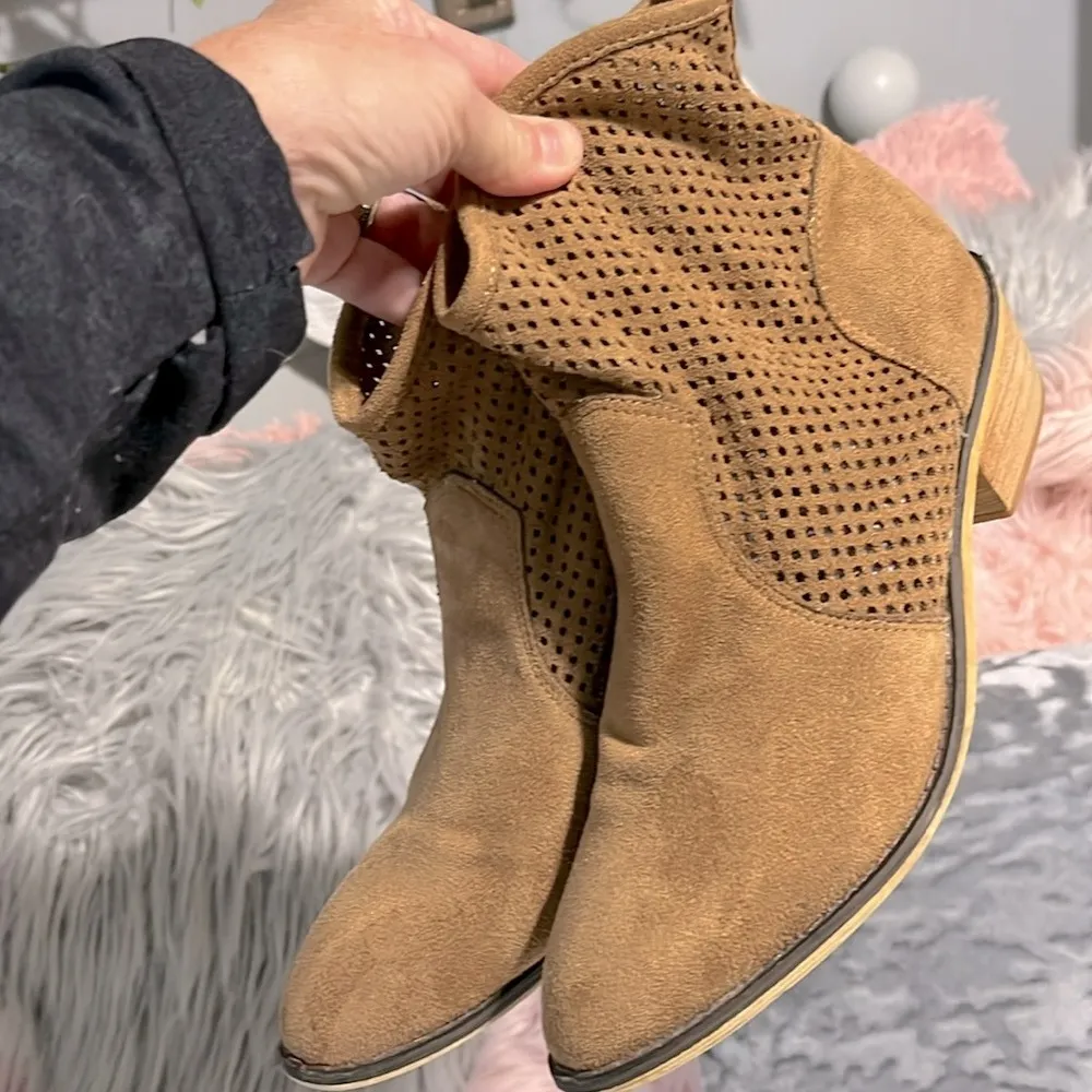 Mi. iM Boots Tan Ankle Booties Breach Womens 8 Faux Suede Western - Image 2