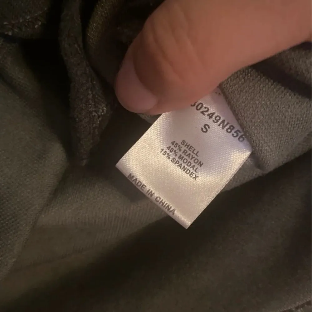 Tart  cold shoulder blouse small - Image 4