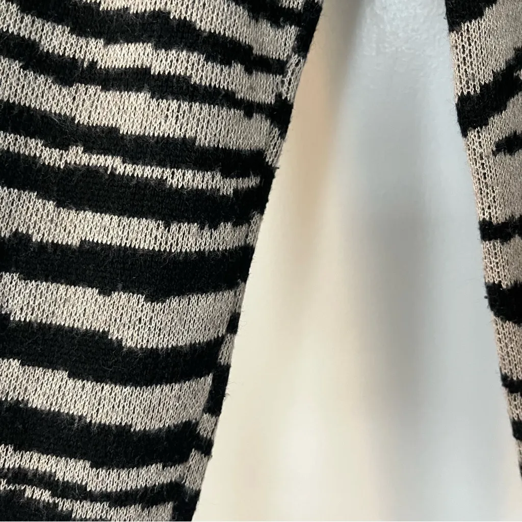 Fate Zebra stripe distressed knit sweater tan and black women’s medium wool - Image 6