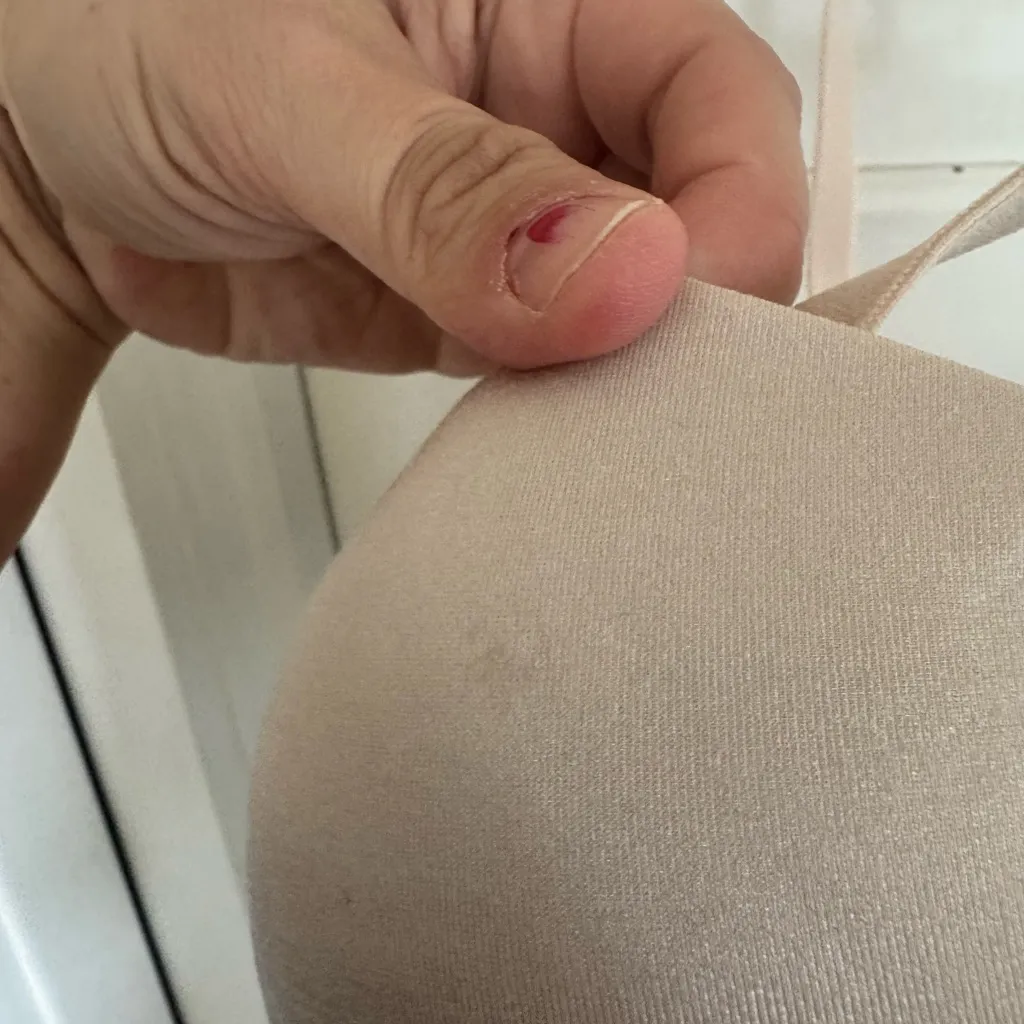 Victoria’s Secret strapless bra size 36D - Image 2