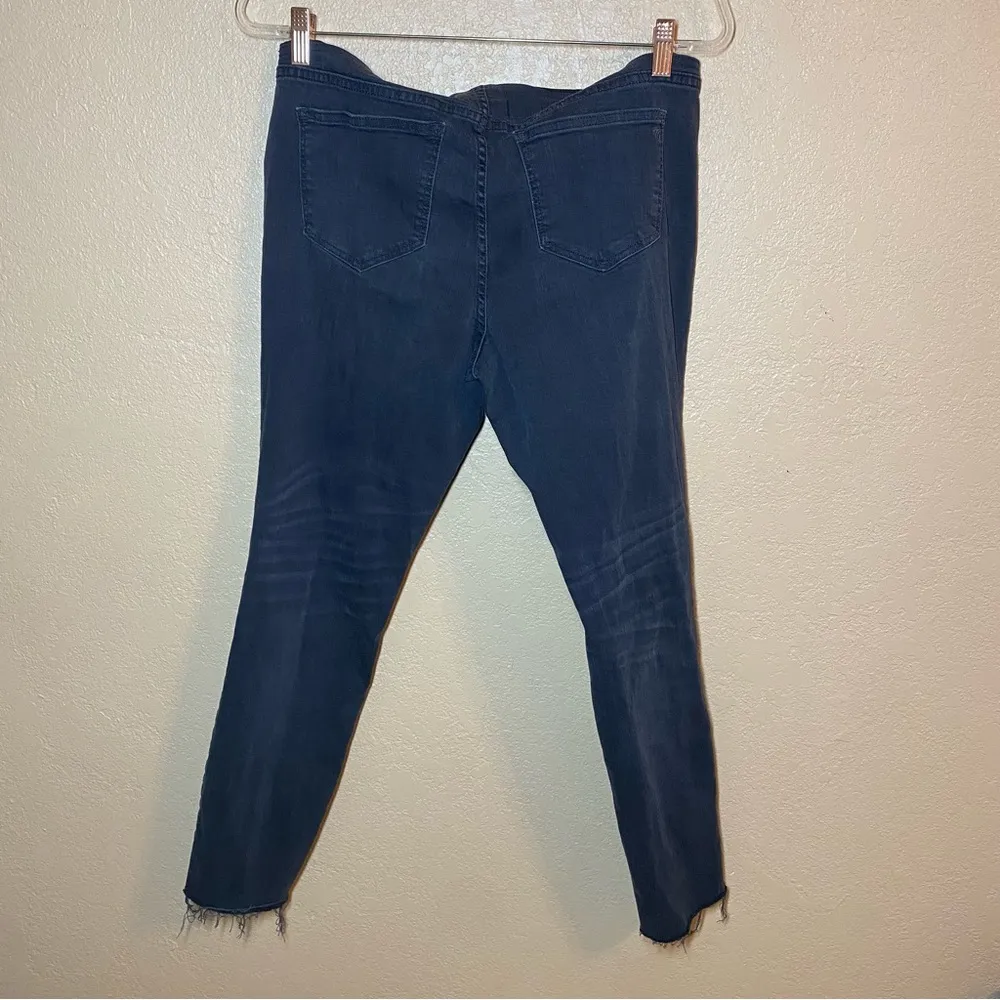 Madewell maternity skinny jeans size 29 with belly panel - Image 3