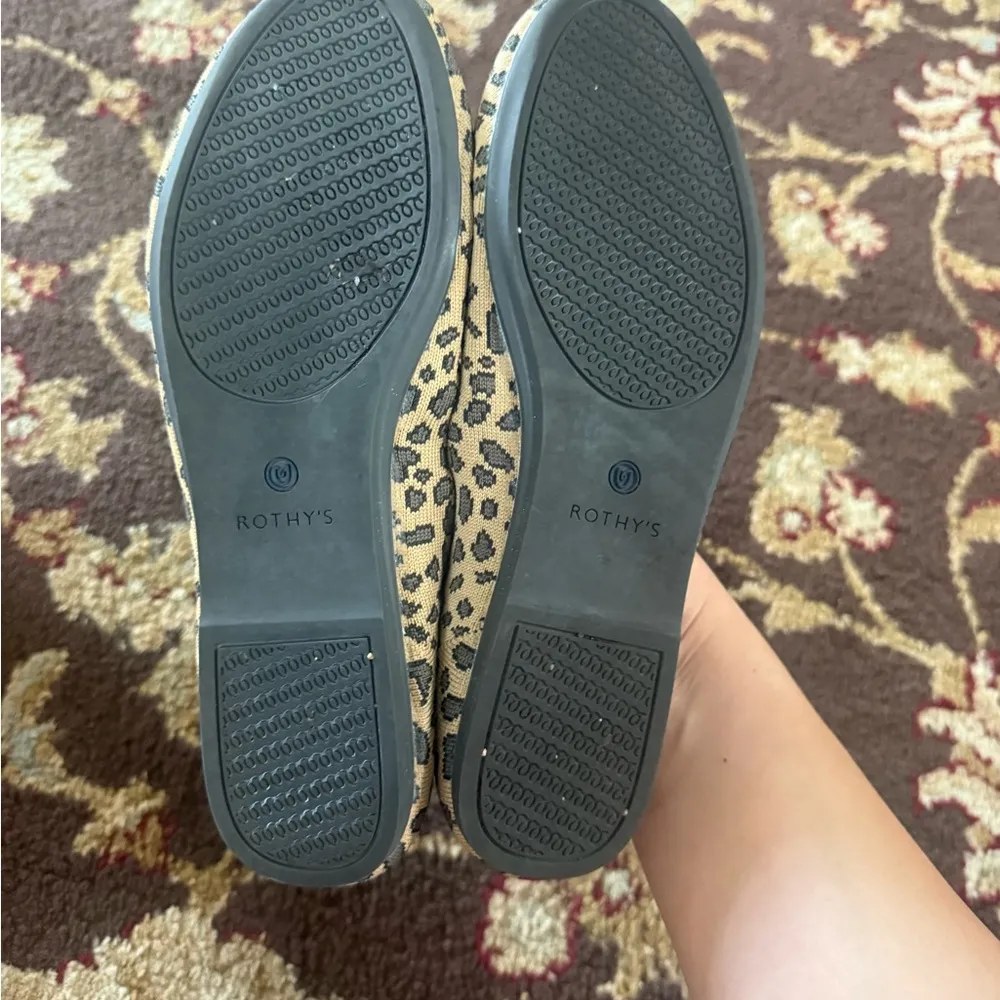 Rothy’s Stylish Leopard Print Women's Flats Black Size 9.5 - Image 3