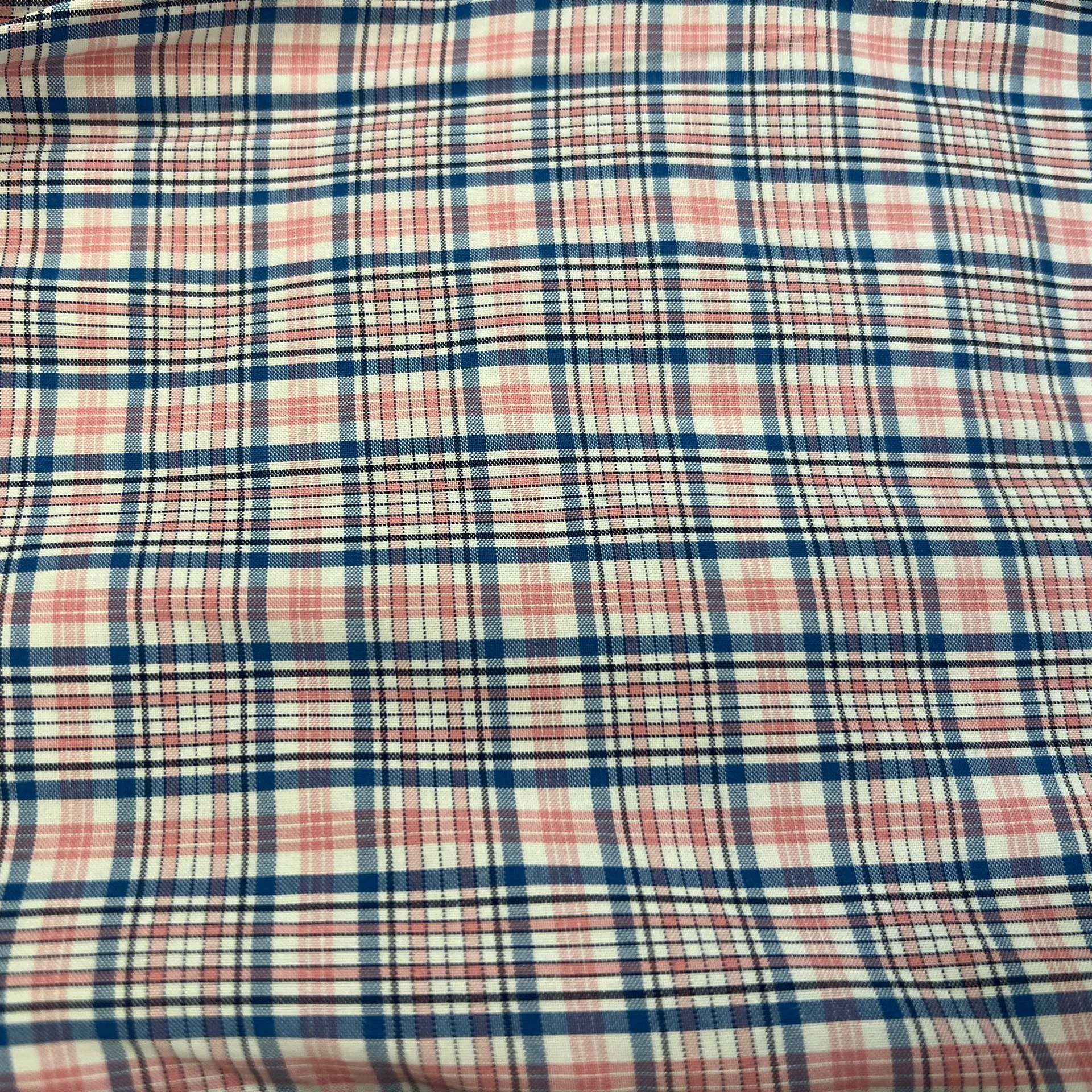 Vineyard Vine Slim Fit Whale Button Down Size Medium - Image 4