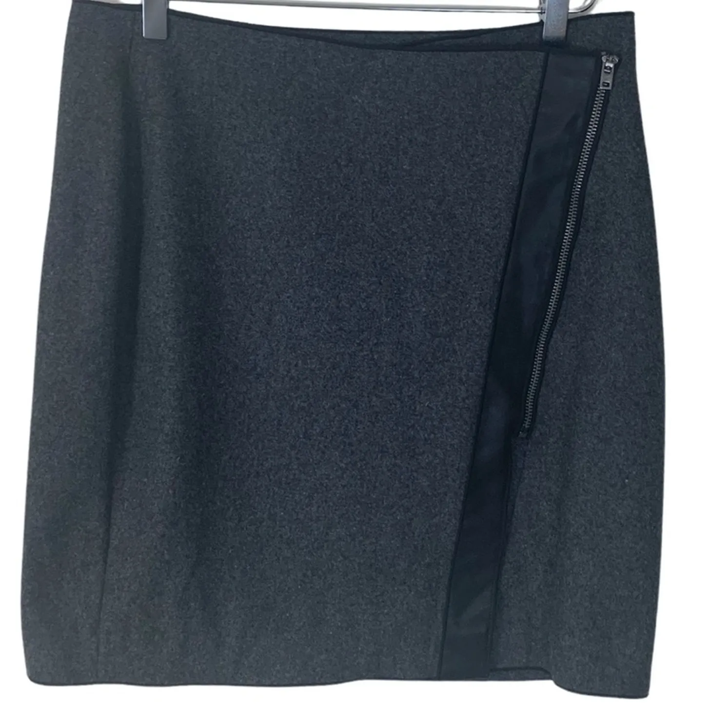 Banana Republic Women's Skirt Mini Moto Gray Wool Blend Faux Leather Trim Size 8 - Image 5