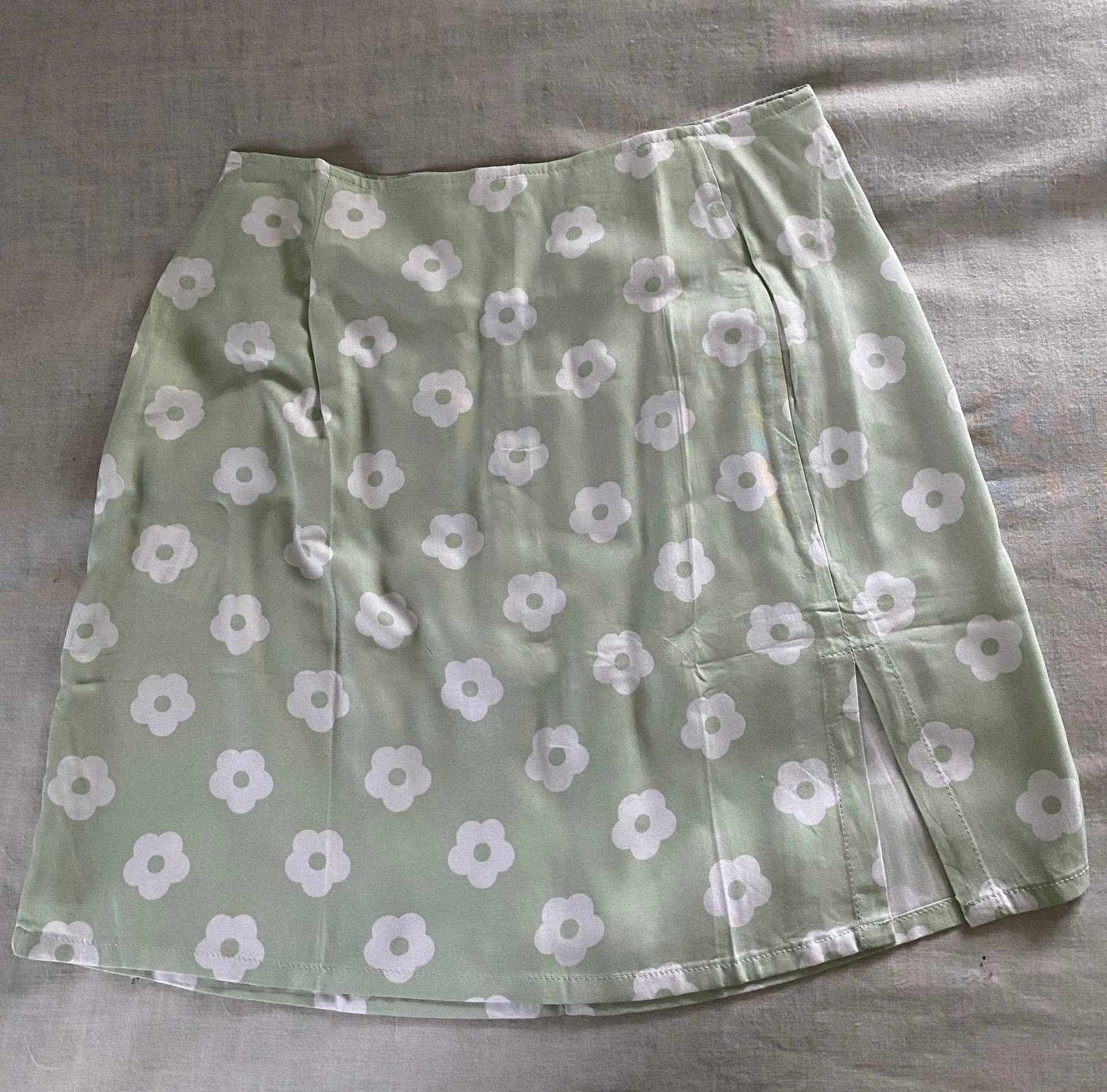 Sheny Mini Skirt Daisy Sage - Image 3