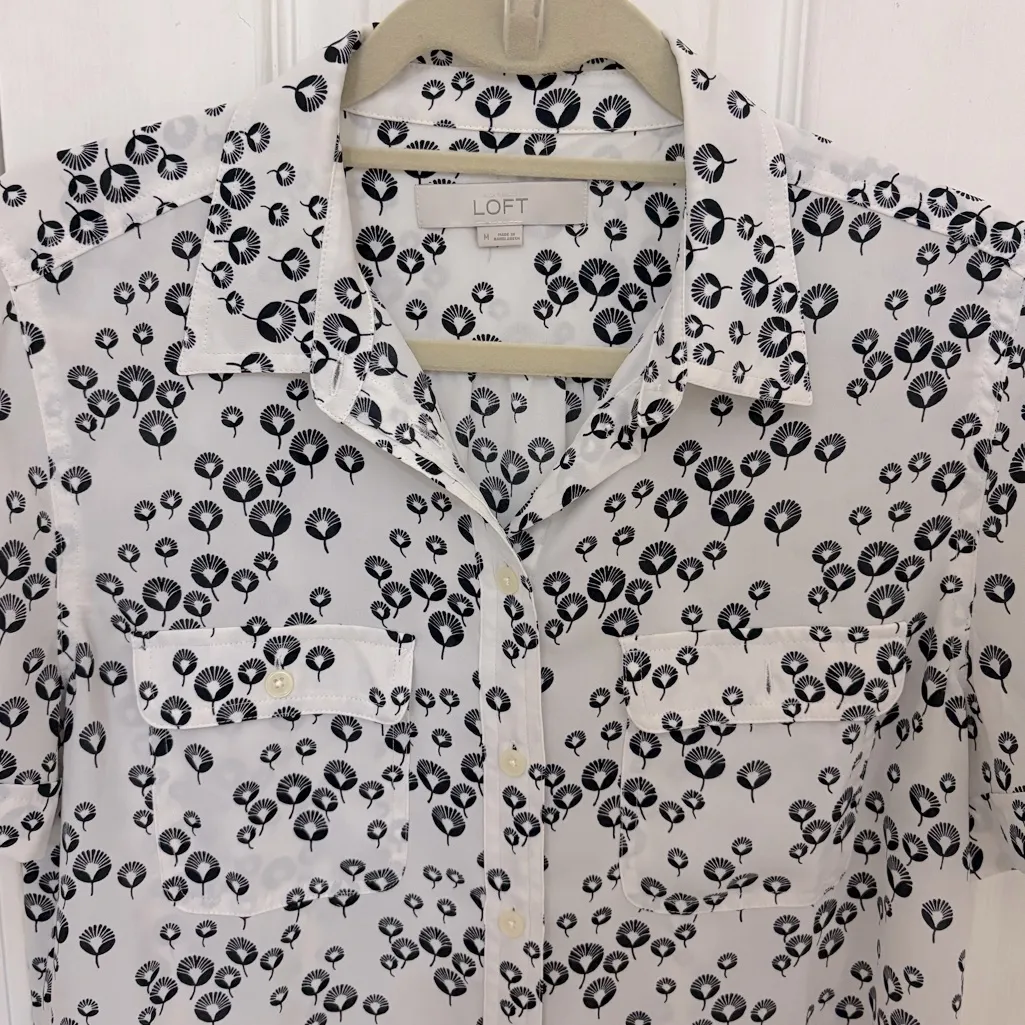LOFT Women’s Short Sleeve Collared Floral Print Button Down in Black and White - Image 2