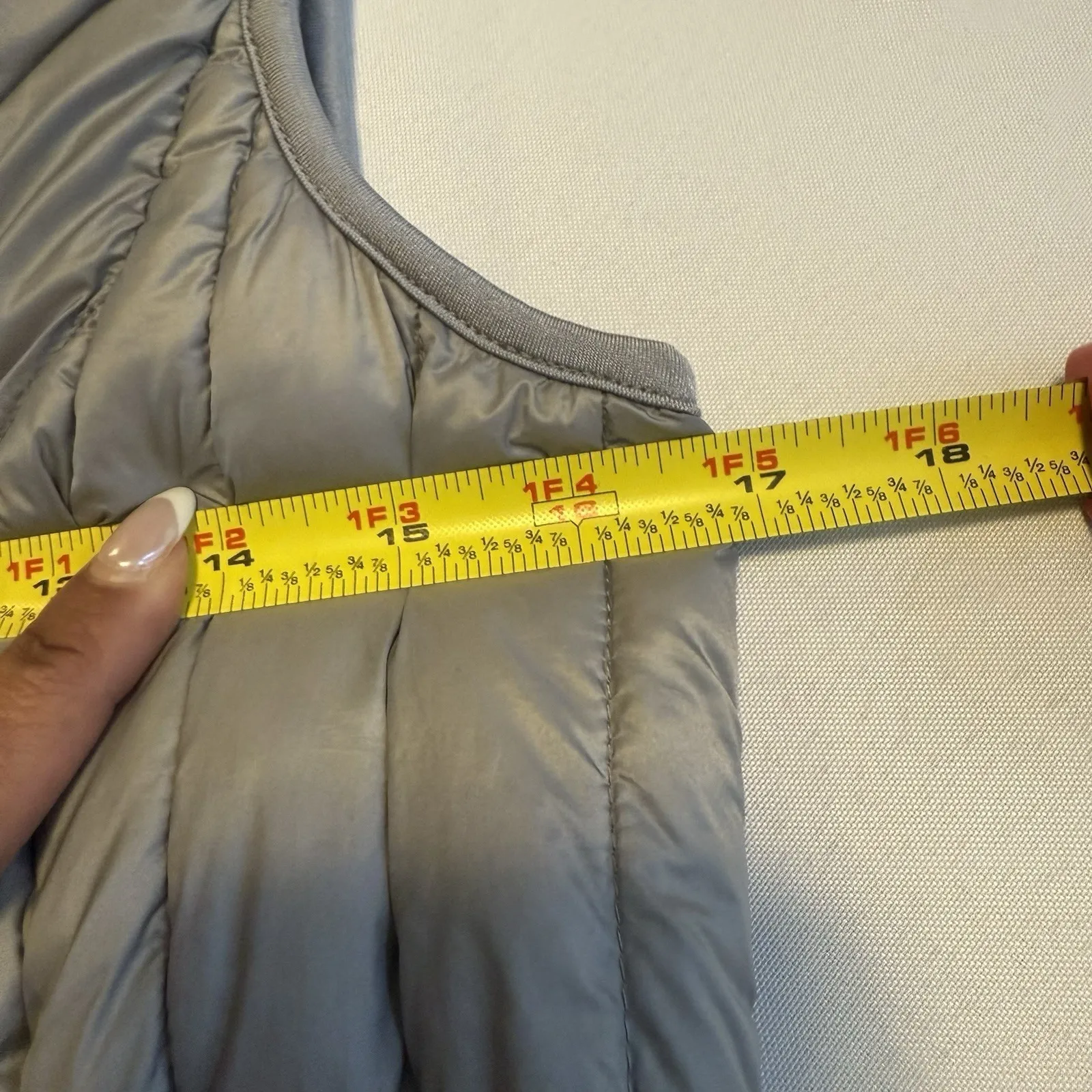 32 Degrees Vest Women's Gray/Silver Chevron Sleeveless Zip Down W/Bag Sz‎ Small - Image 8