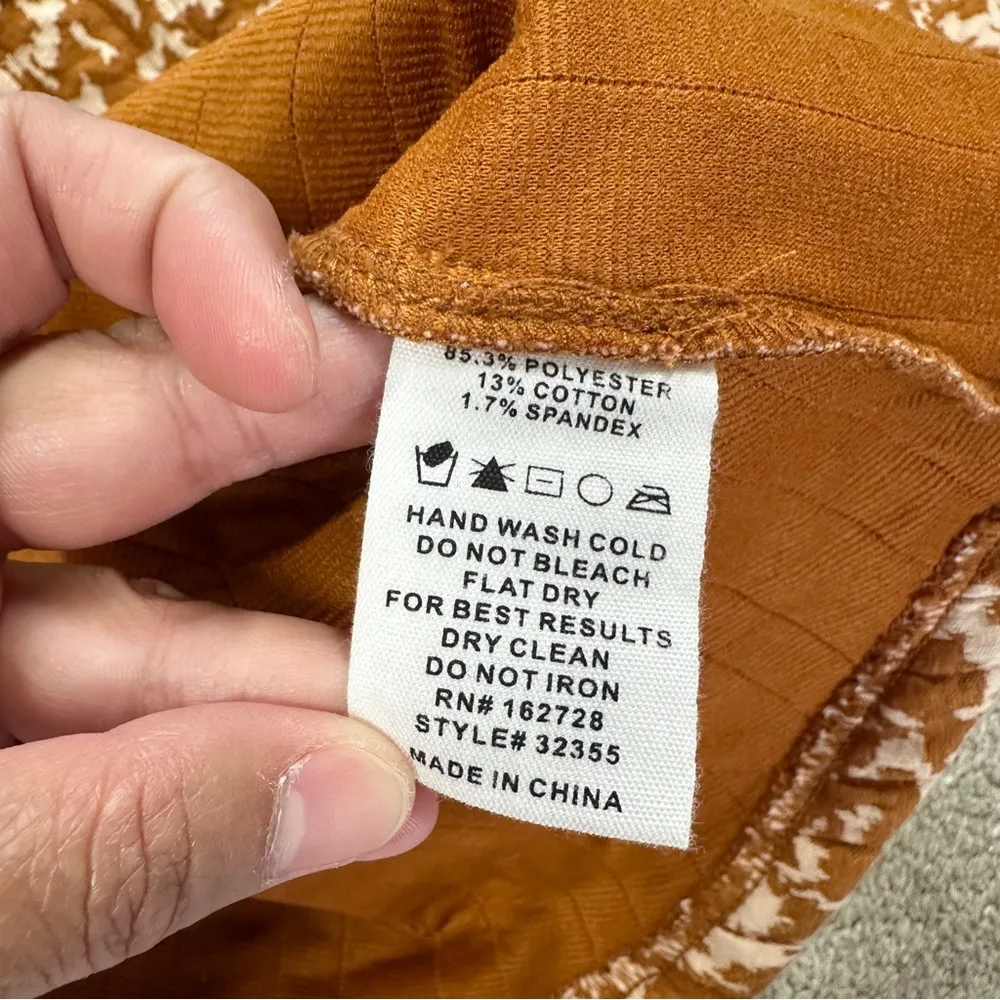 NWT VOY Women’s 3/4 Balloon Sleeve Printed Crop Top Boho in Orange White S - Image 9