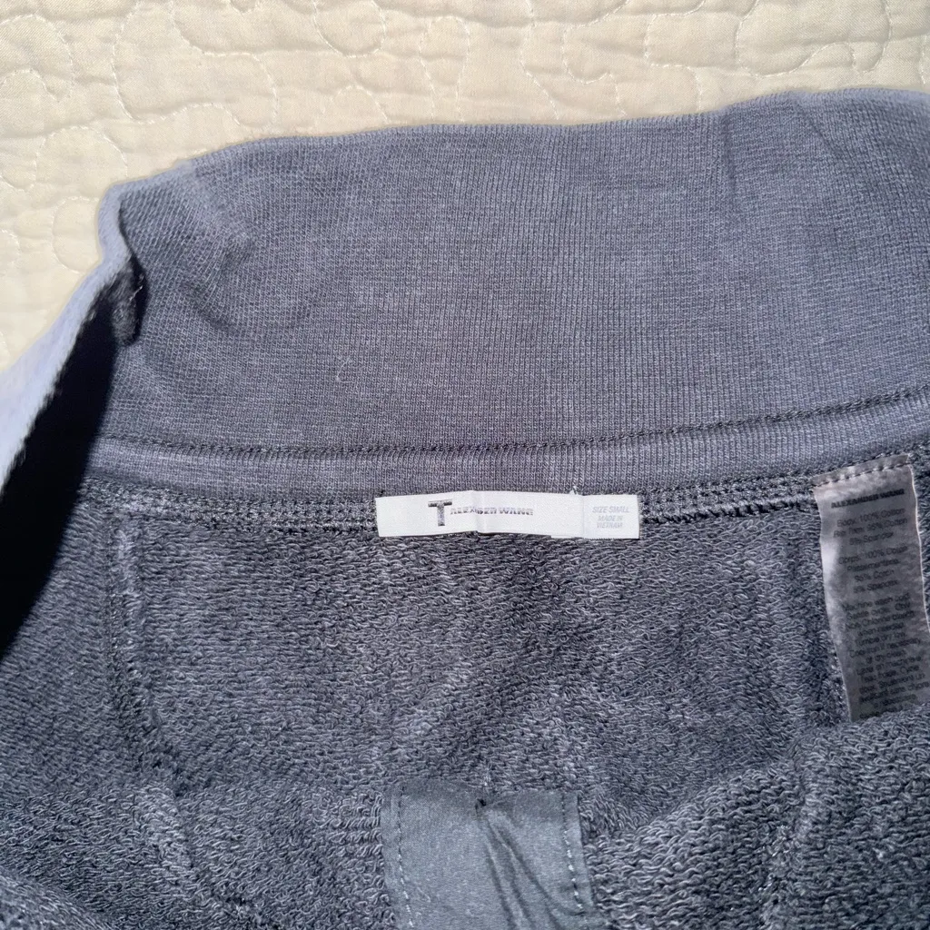 T Alexander Wang Size Small Shorts Black/Dark Black - Image 3