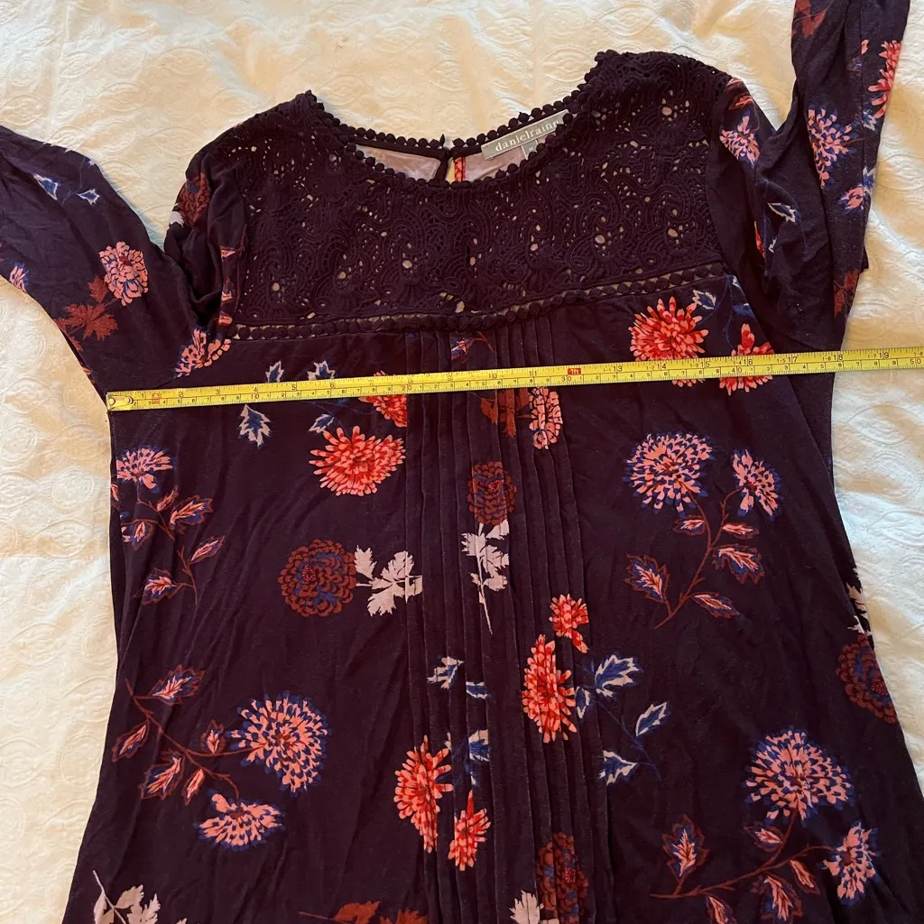 Floral Daniel Rainn Women's Top size medium - Image 3