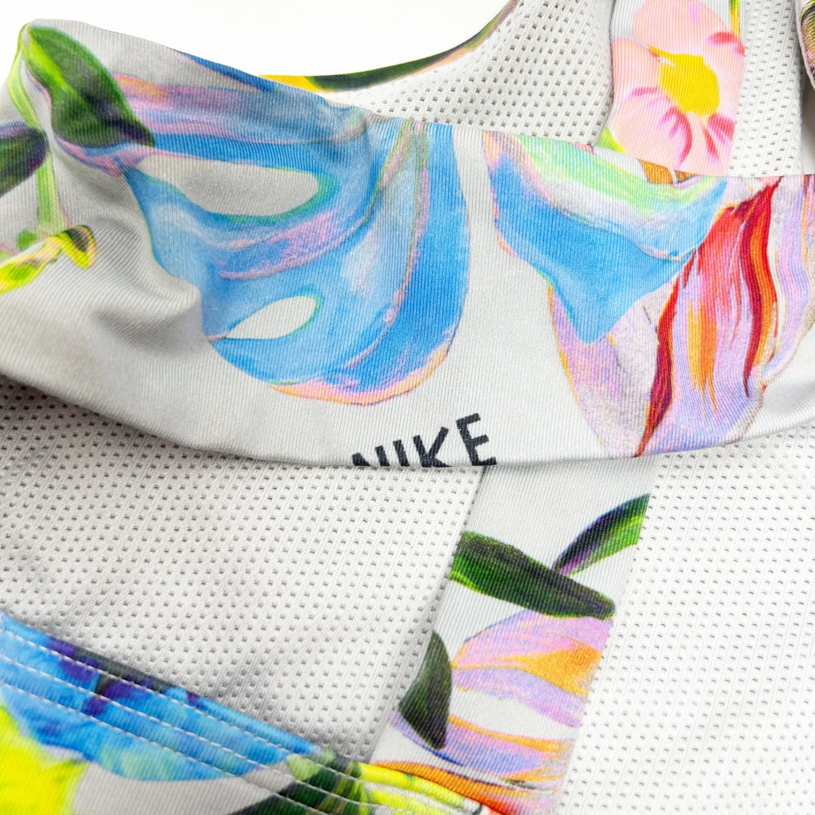 Nike Dri Fit‎ Indy Light Hyper Femme Sports Bra Floral Cross Back Activewear Top - Image 5