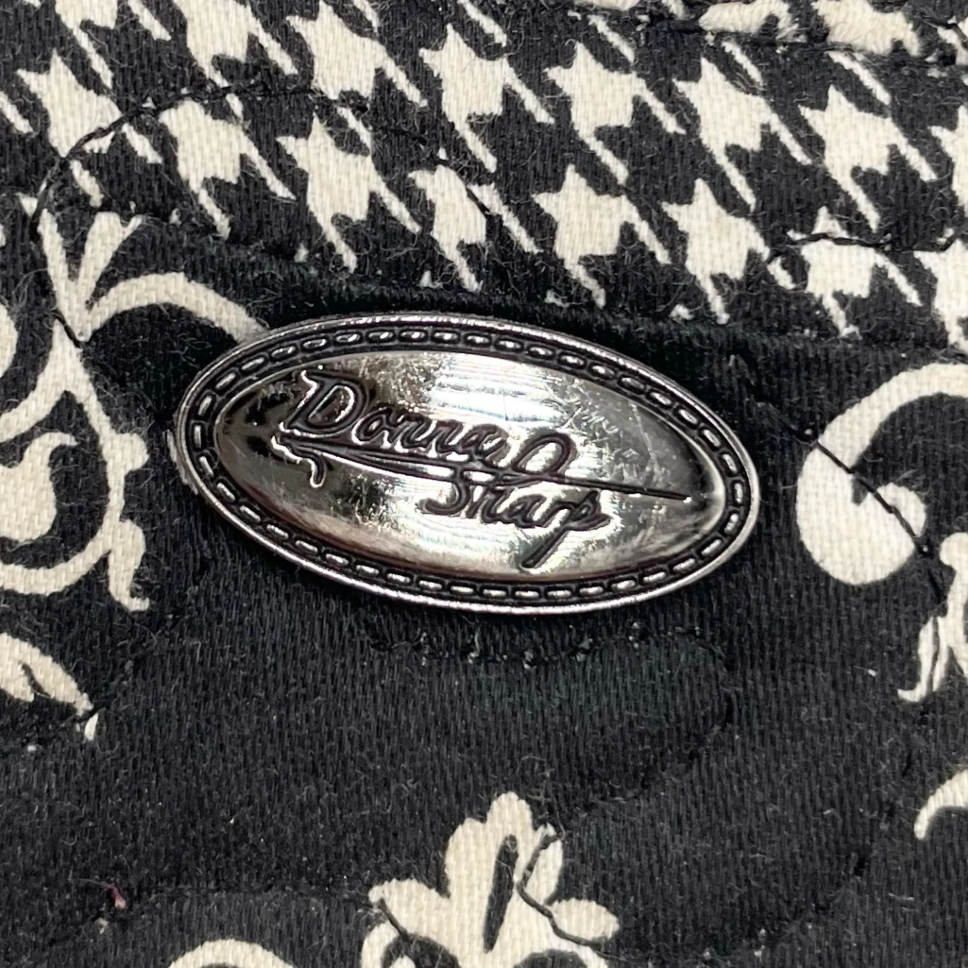 Donna Sharp Quilted Patchwork Zip Around Wallet Black and White Mixed Print - Image 4