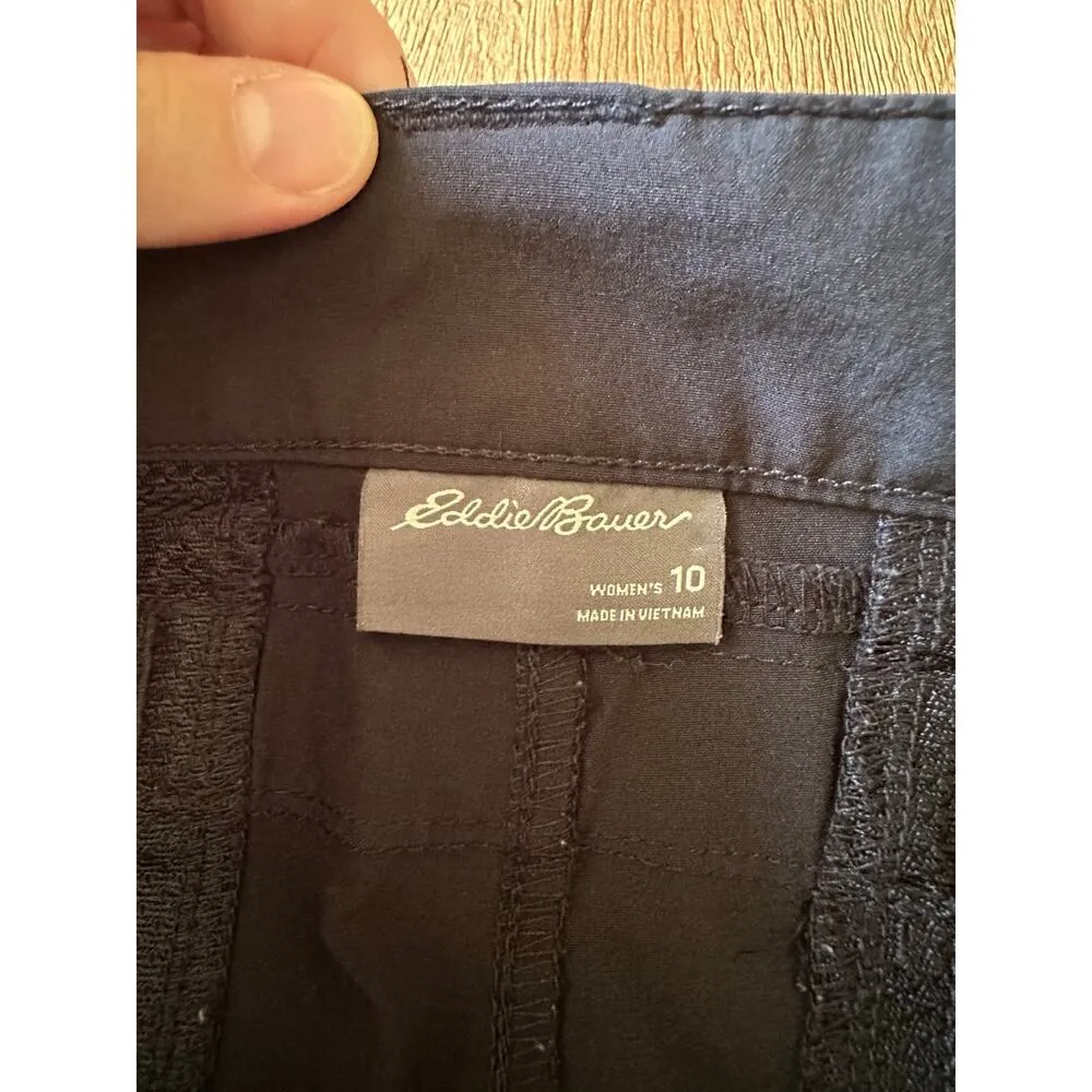 Eddie Bauer Women's Black Convertible Pants Size 10 - Image 4