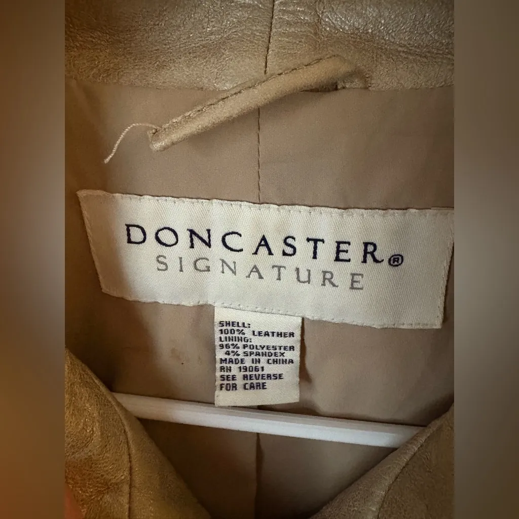 Doncaster signature Women's full zip up leather Jacket metallic tone size 6 - Image 5