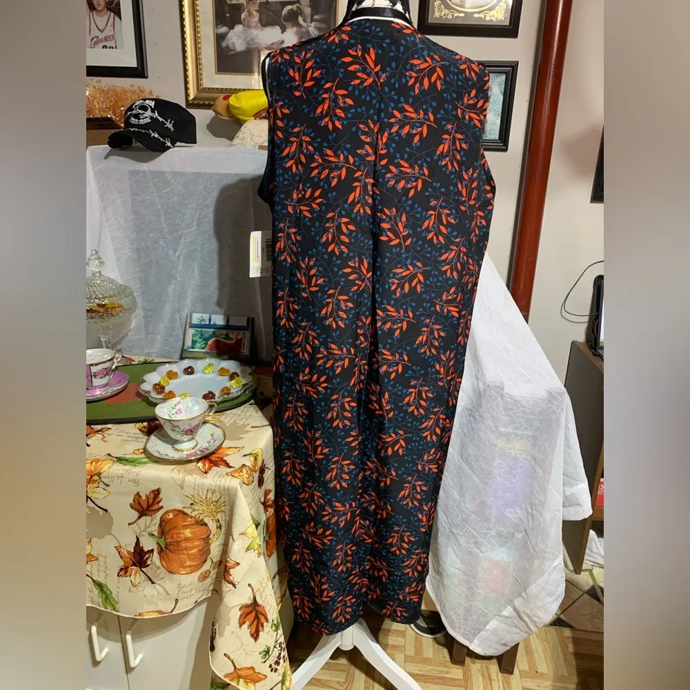 Lularoe Joy Black Red Blue Botanical Vest - Image 7