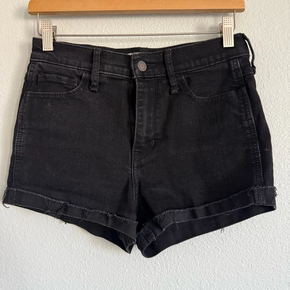 Hollister  Black High Waisted Denim Shorts. Size 5, w27 - Image 3