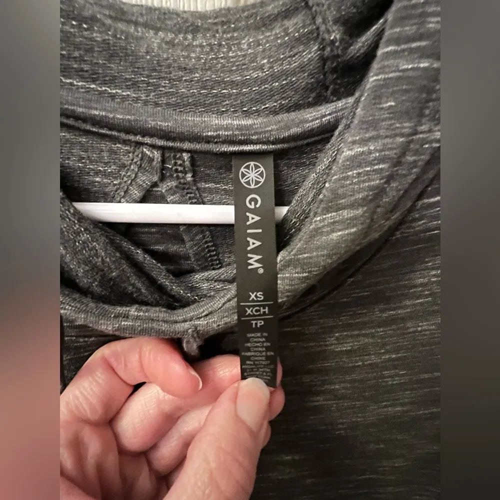 Gaiam Sleeveless Yoga Hoodie- Color- Asphalt Heather Size XS - Image 2