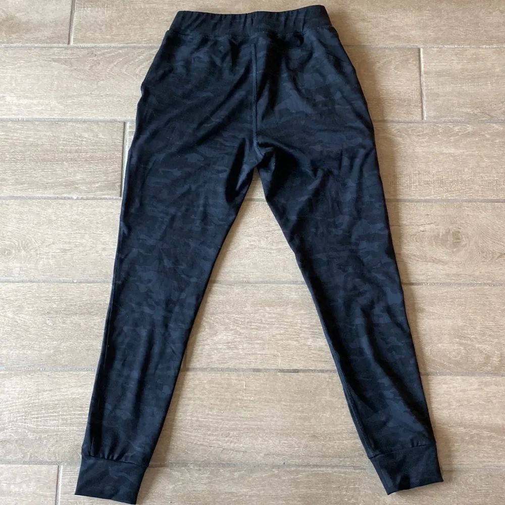 Alphalete Premium V2 Black Camo Jogger Size: S - Image 8