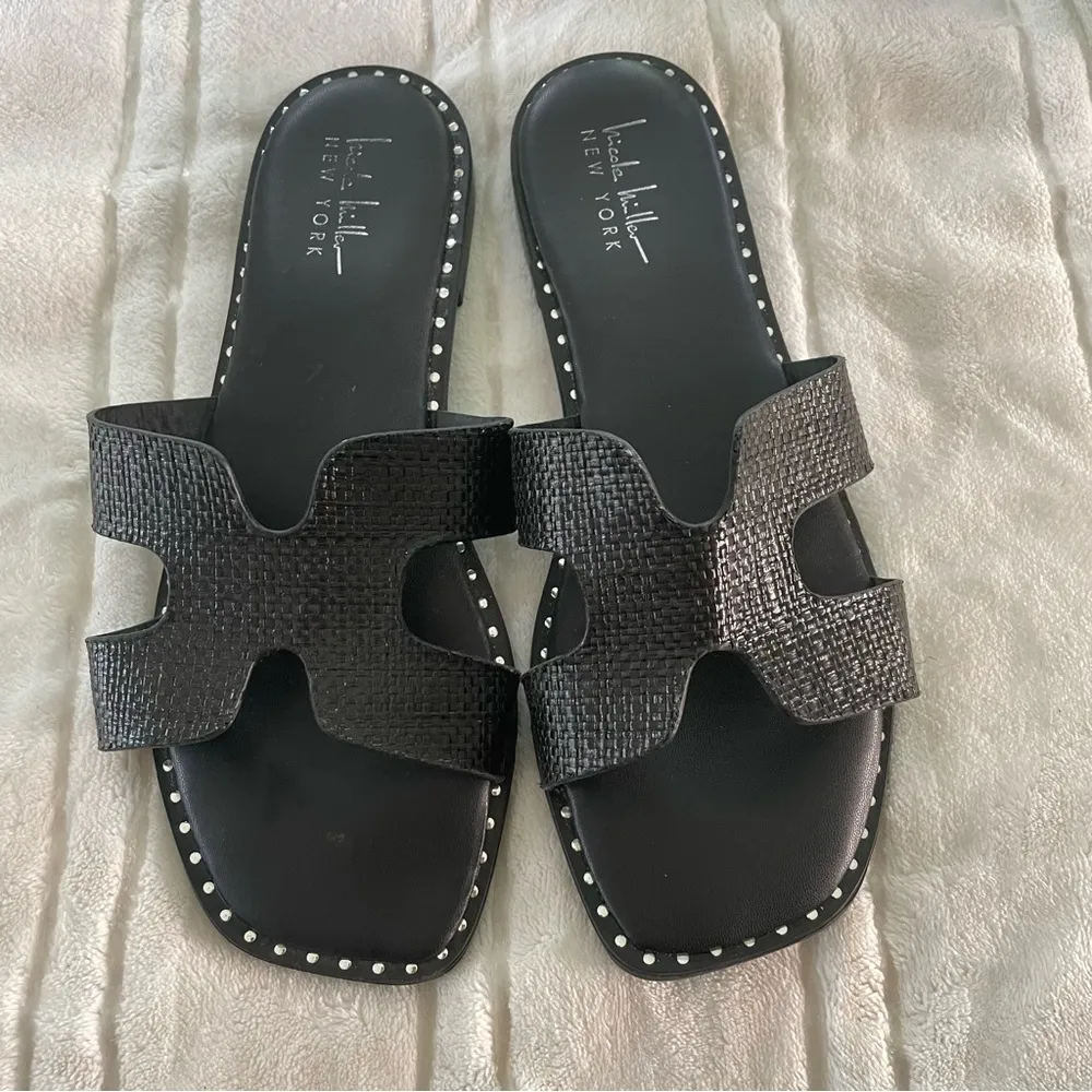 Nicole Miller Black Flat Slide On Sandal in Size 7 NWOT - Image 3